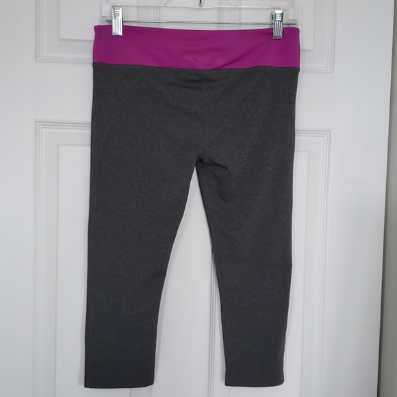 Under Armour capris - Picture 2 of 5